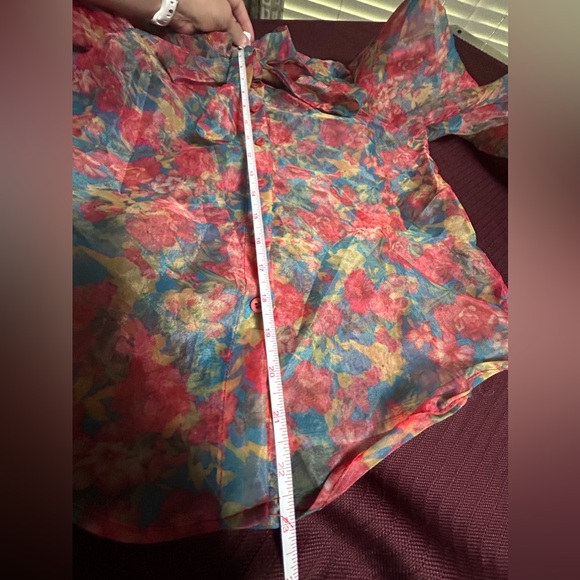 Sheer pointy puff sleeve floral blouse - Picture 5 of 9
